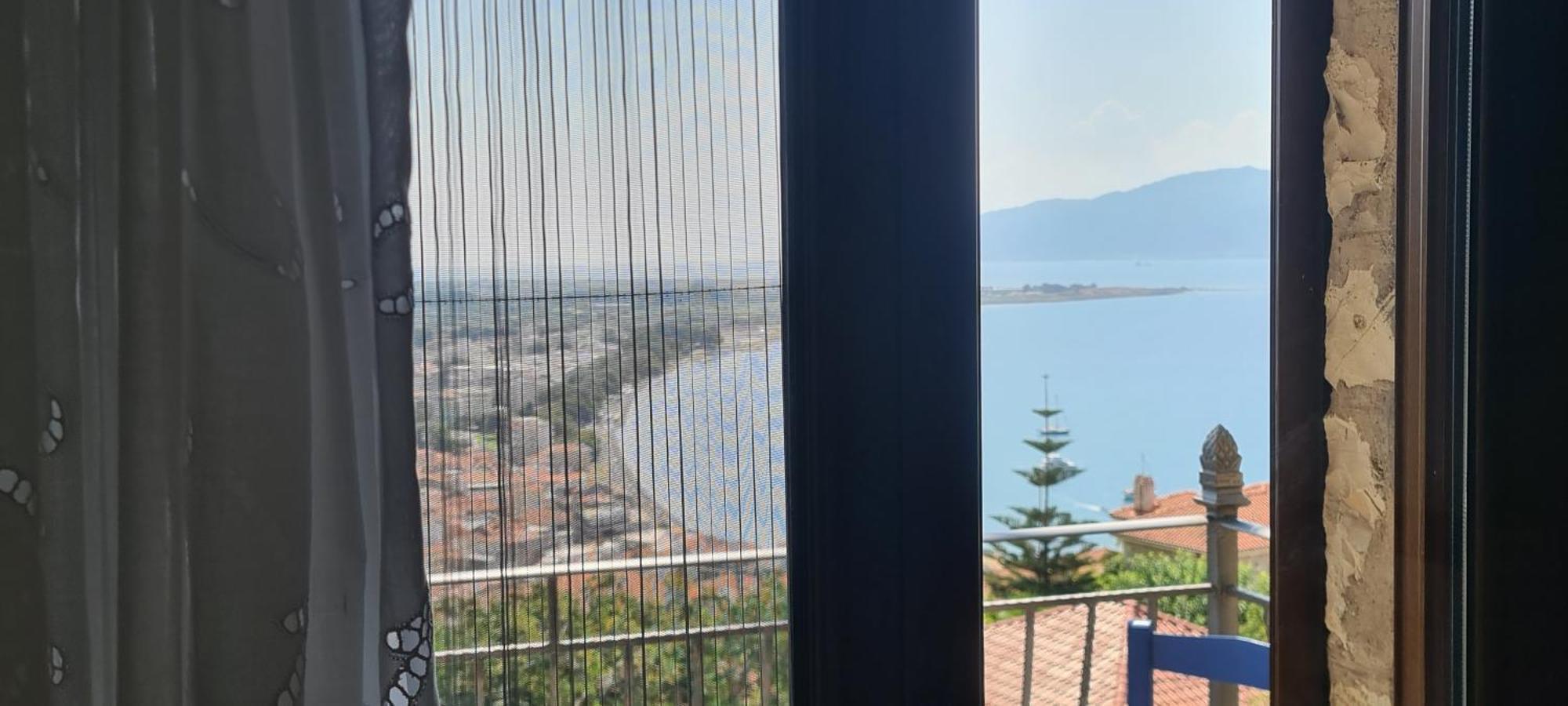 הוילה View By The Castle נפפקטוס מראה חיצוני תמונה